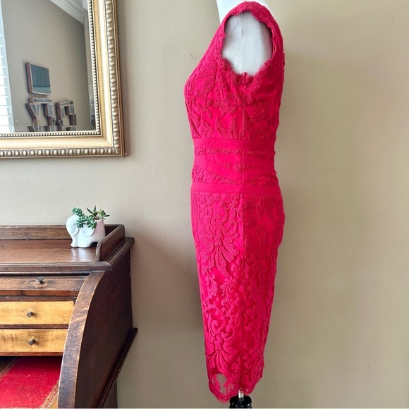 Tadashi Shoji Embroidered Lace Cockatil Sheath Dress in Red Sleeveless Size 6 - Picture 10 of 13